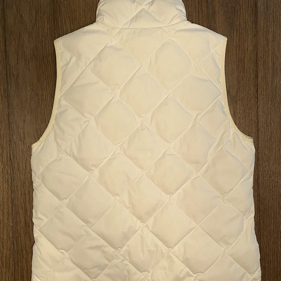 Quilted Puffer Vest by J Crew. Cream. Size Small. Gold Zipper. EUC - Picture 4 of 7